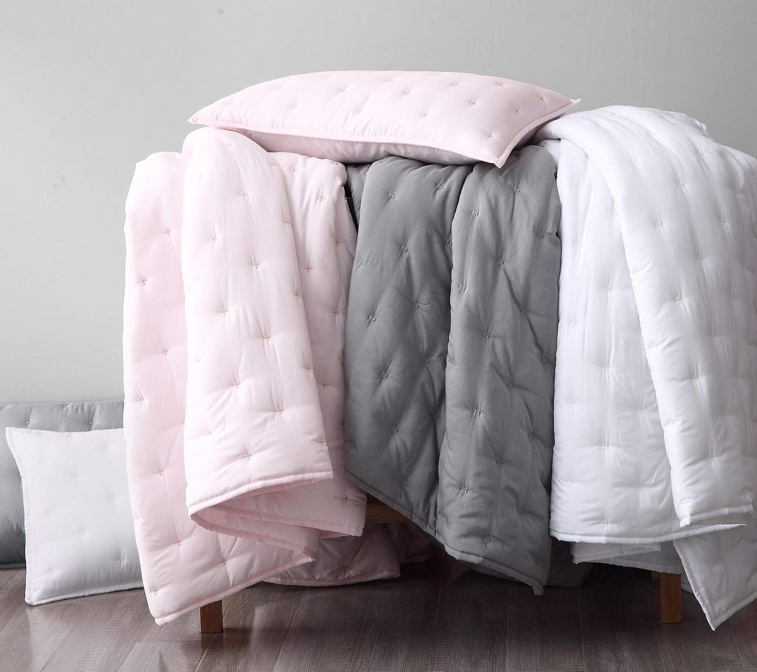 Chezmoi Collection Milo 3-Piece Soft Cooling Blend of Rayon Derived from Bamboo & Polyester Cross-Stitch Quilted Coverlet Set (King, Light Gray)