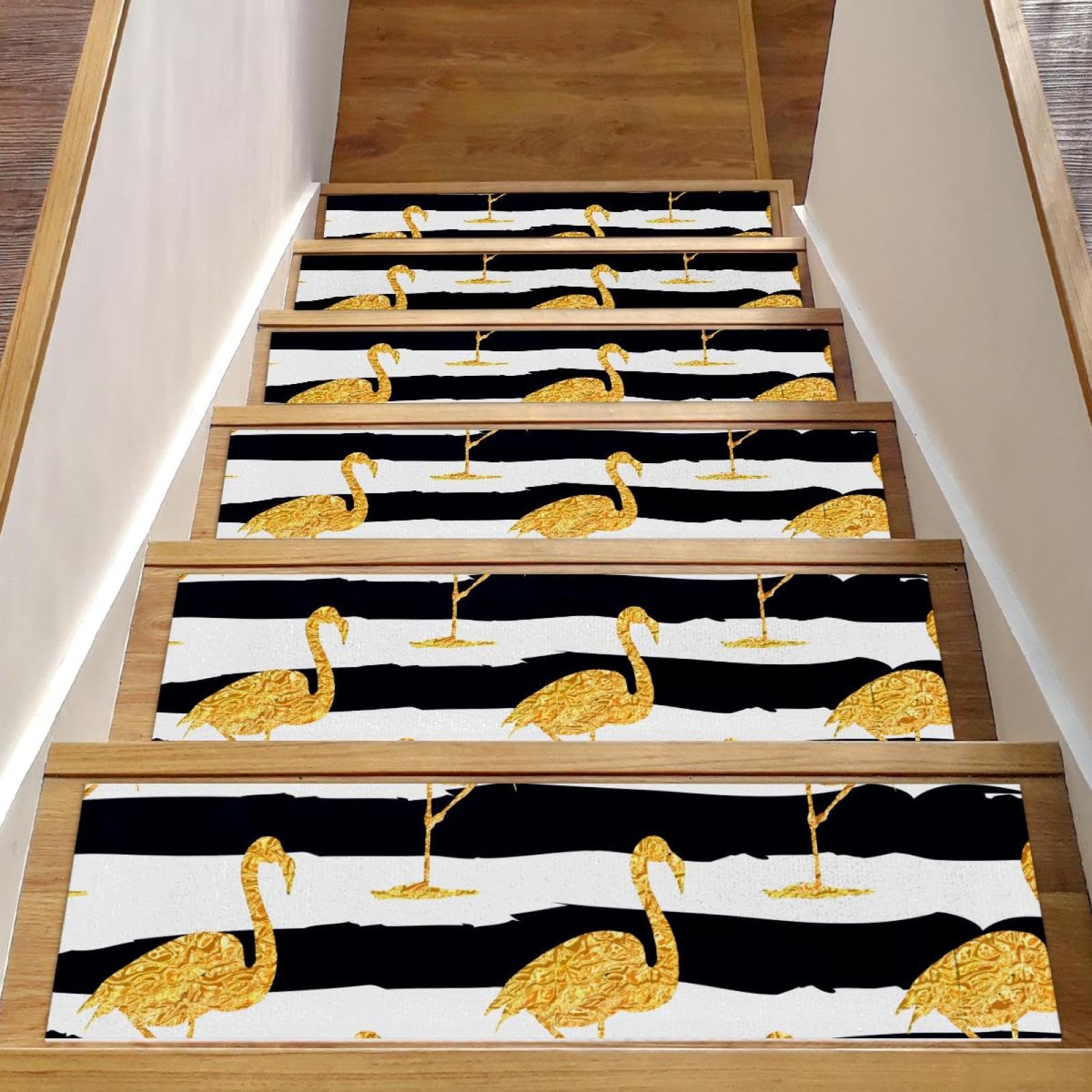 Alfombras antideslizantes para escaleras interiores que evitan caídas en madera