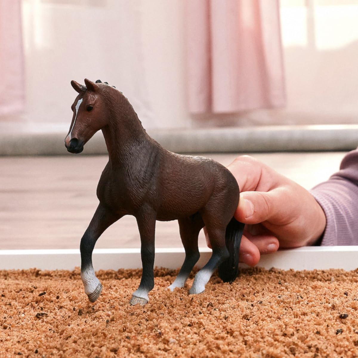 schleich HORSE CLUB | KWPN Wałach 14919 | szczegółowy koń | Prezent dziewczynkom i chłopcom | Dekoracja i kolekcjonerska figurka | Zabawki koni od 5 lat | 14 x 4 x 11 cm
