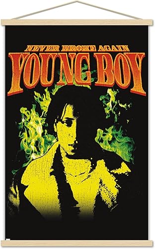 Trends International NBA Youngboy - Póster de pared de llama verde, 22.37 x 34.00 pulgadas, paquete de impresión premium y colgador de madera de haya