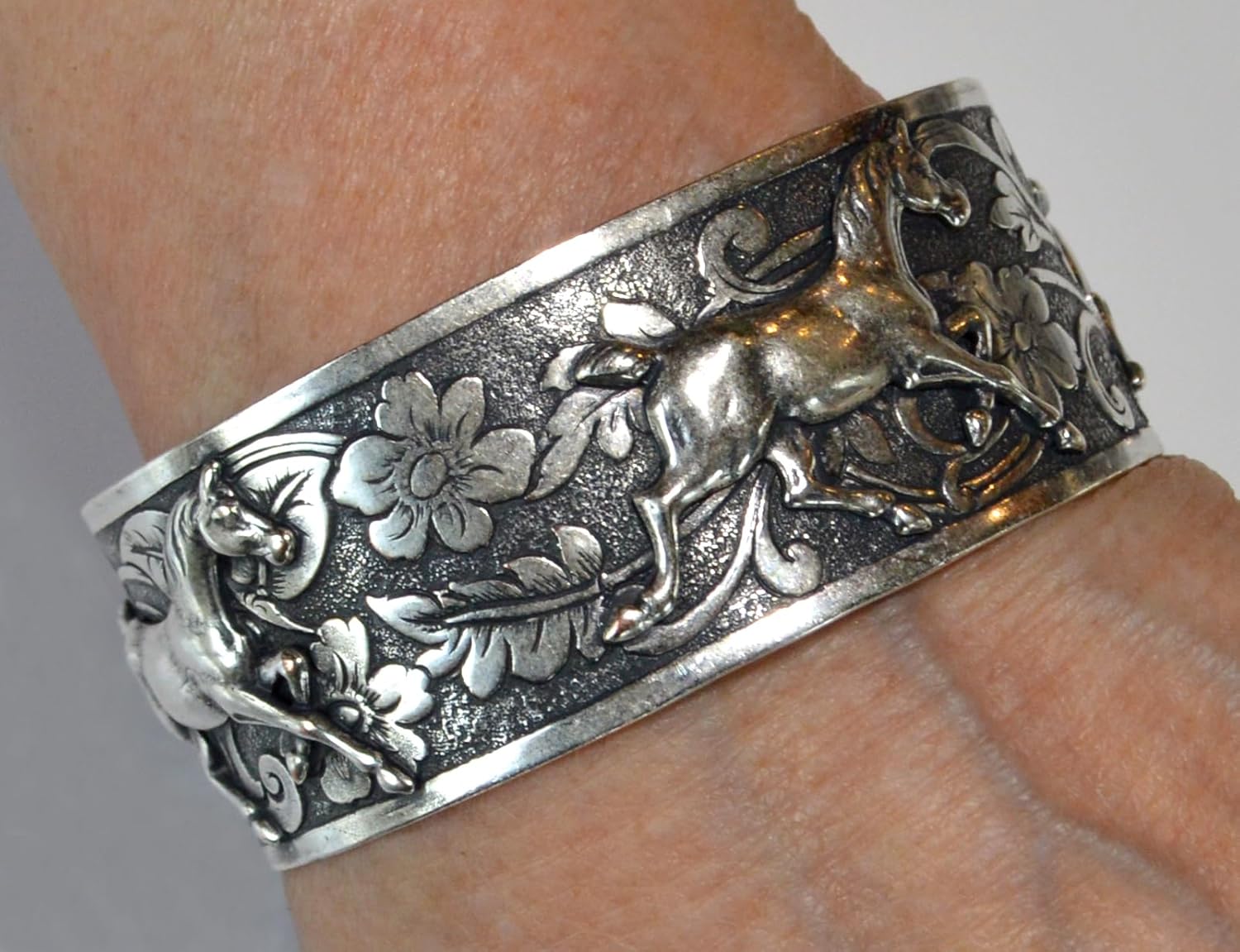 Elaine Coyne Collectible Artwear Mirror Antiqued Silver Brass Equestrian Classic Running Horse Cuff Bracelet