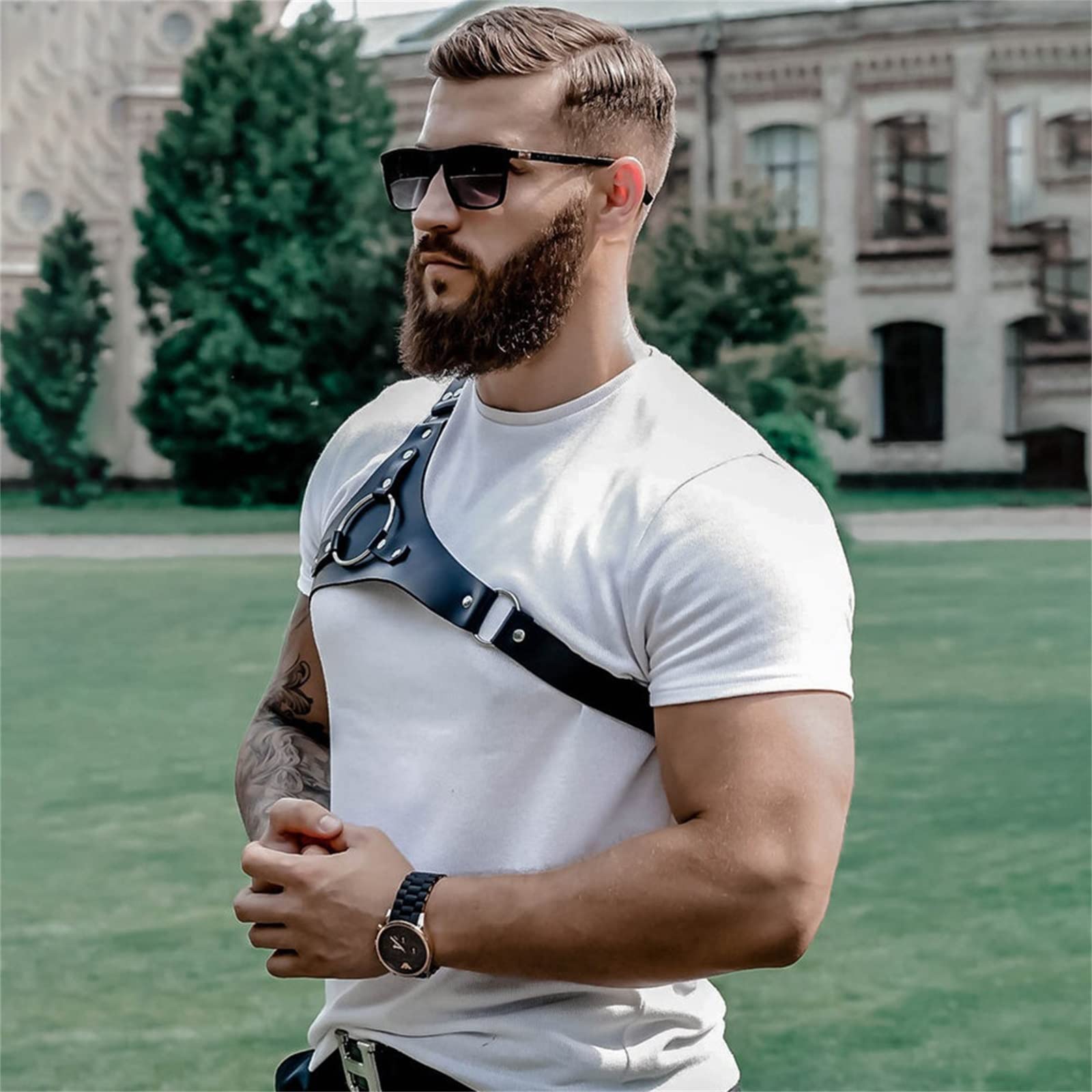 レザー ハーネスデザインベスト レザー ハーネスデザインベスト