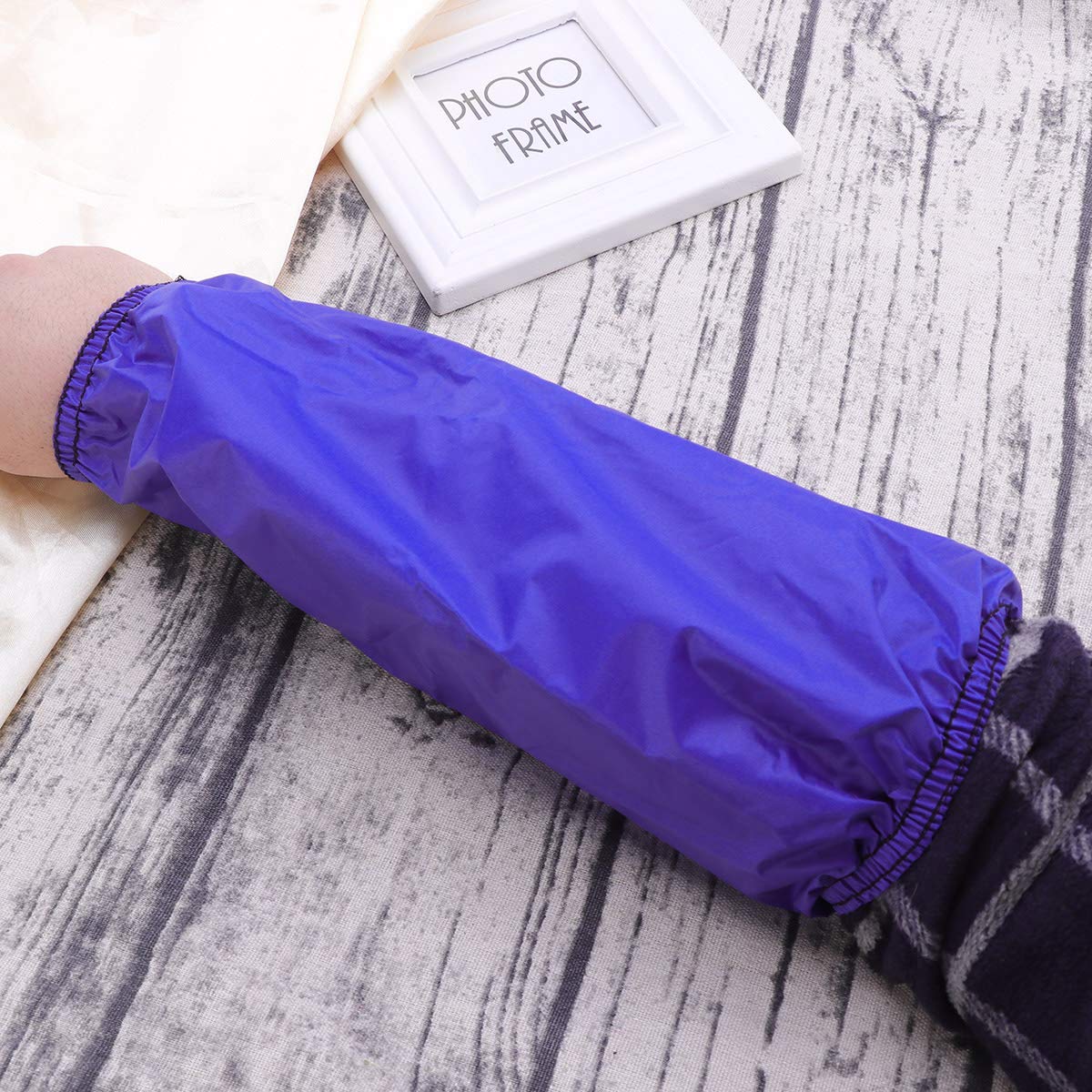 Artibetter Manicotti Impermeabili Antiolio in Pvc 4 Paia Coprimaniche Protettivi Per Cucina Pulizia E Lavoro Con Design Elastico Per Braccia Adulti 13.39X7.09 Pollici