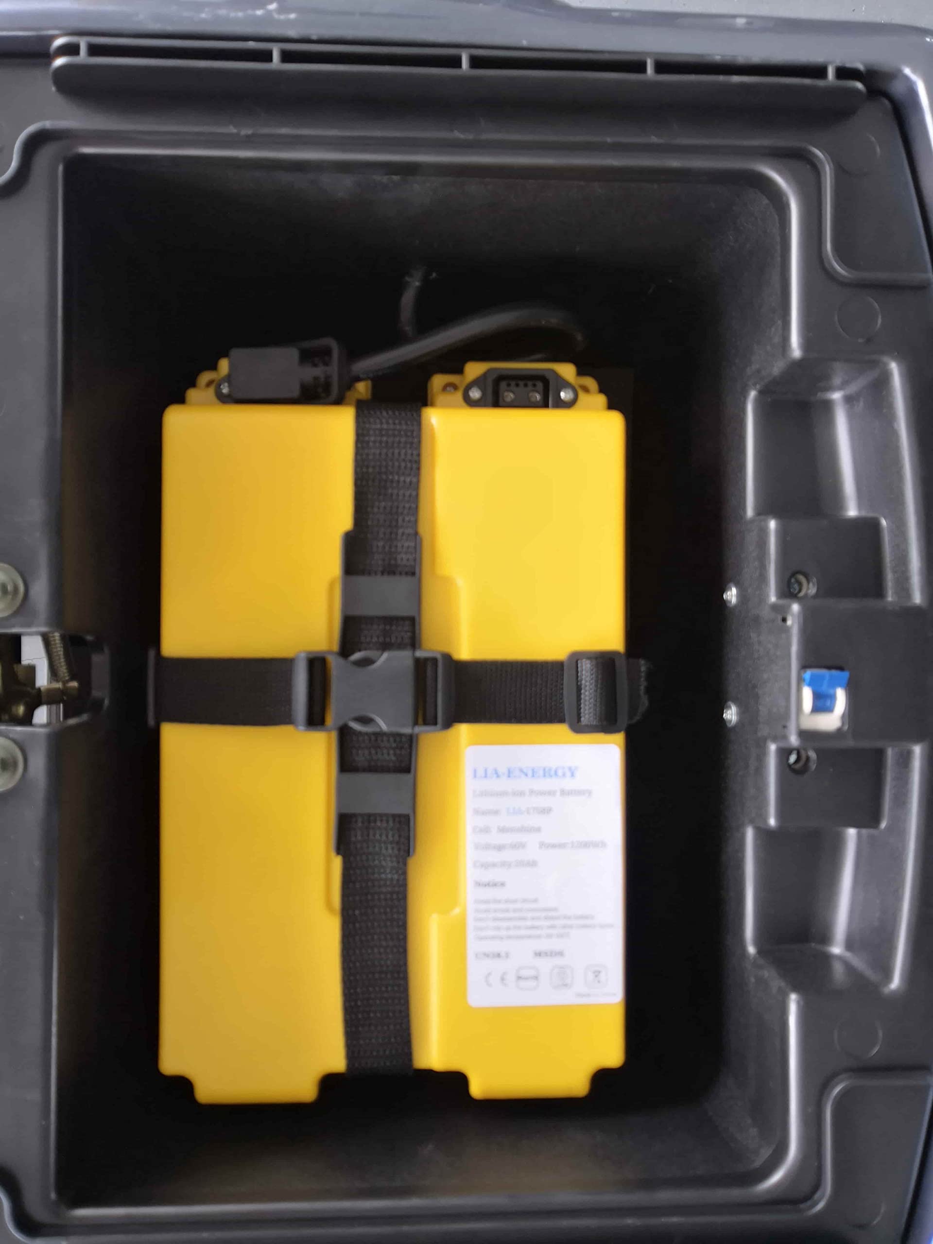 Elektromobil “Vita Care 4000 Li”, 25 km/h, 30Ah, 75 Kilometer Reichweite, Lithium Akku, Seniorenmobil, E-Mobil, Senioren, Seniorenroller Straßenzulassung, Elektrofahrzeug, Rot