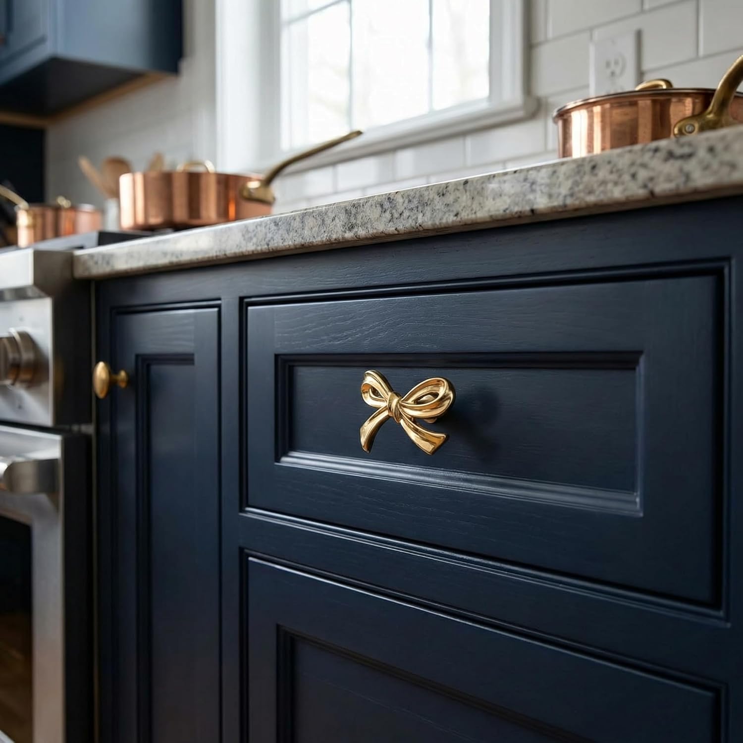 2 Pieces Bow Shape Cabinets Knobs Brass Gold Drawer Pulls Bow Shaped Cabinet Handle for Dresser Hardware Cupboard Dresser Wardrobe Knobs Home Decor