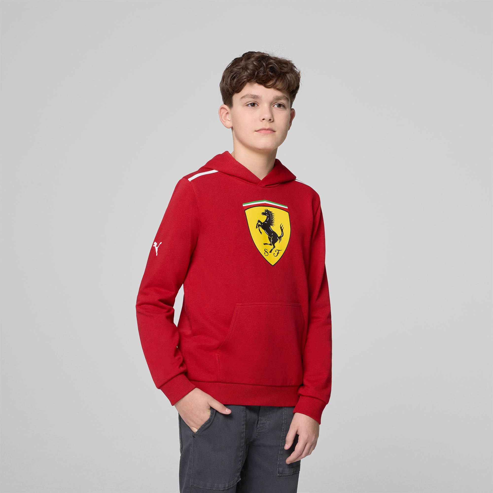 PUMA Scuderia Ferrari F1 Kinder Hoodie | Kinder Kapuzenpulli mit Logo und Kordelzug, Großem Scudetto-Schilddruck auf der Brust