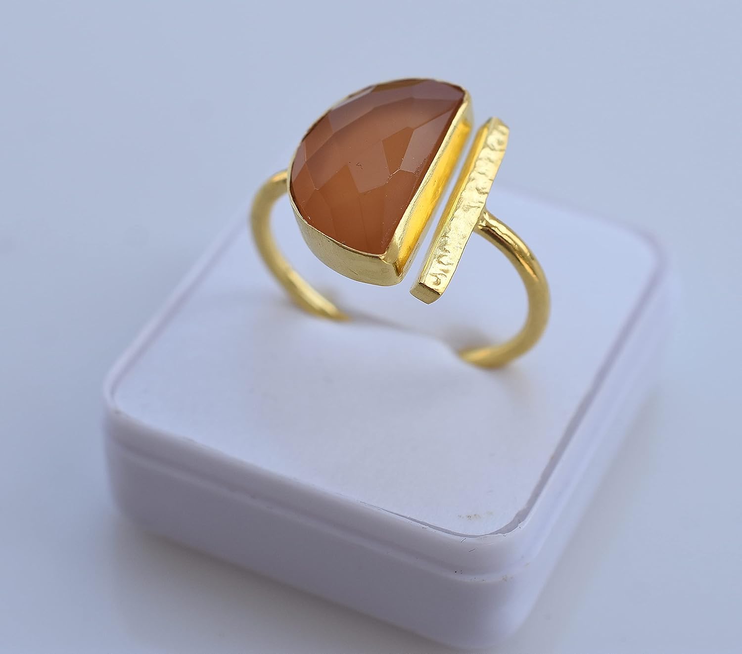 Veracity Jewelry Peach moonstone Ring * Rings for Girls * Rings for women - Boho Rings - Minimalist Rings - Rings for Women * Gold Plated Rings * Gemstone Rings * June Birthstone Rings * VR-196