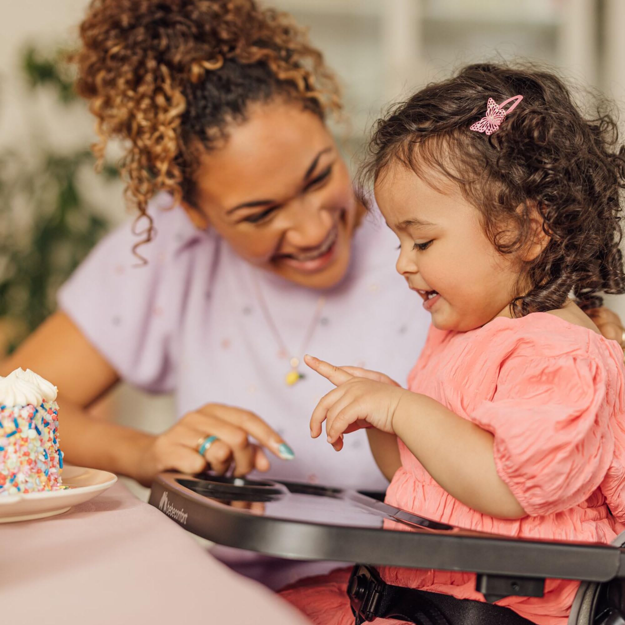 Bebeconfort Moly, Silla Elevadora para Niños, 6M-3Años, 9-15 kg, Trona Portátil para Bebés Ligera, Plegado Compacto, 3 Alturas Ajustables, Asiento de Mesa, 3 Posiciones de Bandeja, Tinted Grey