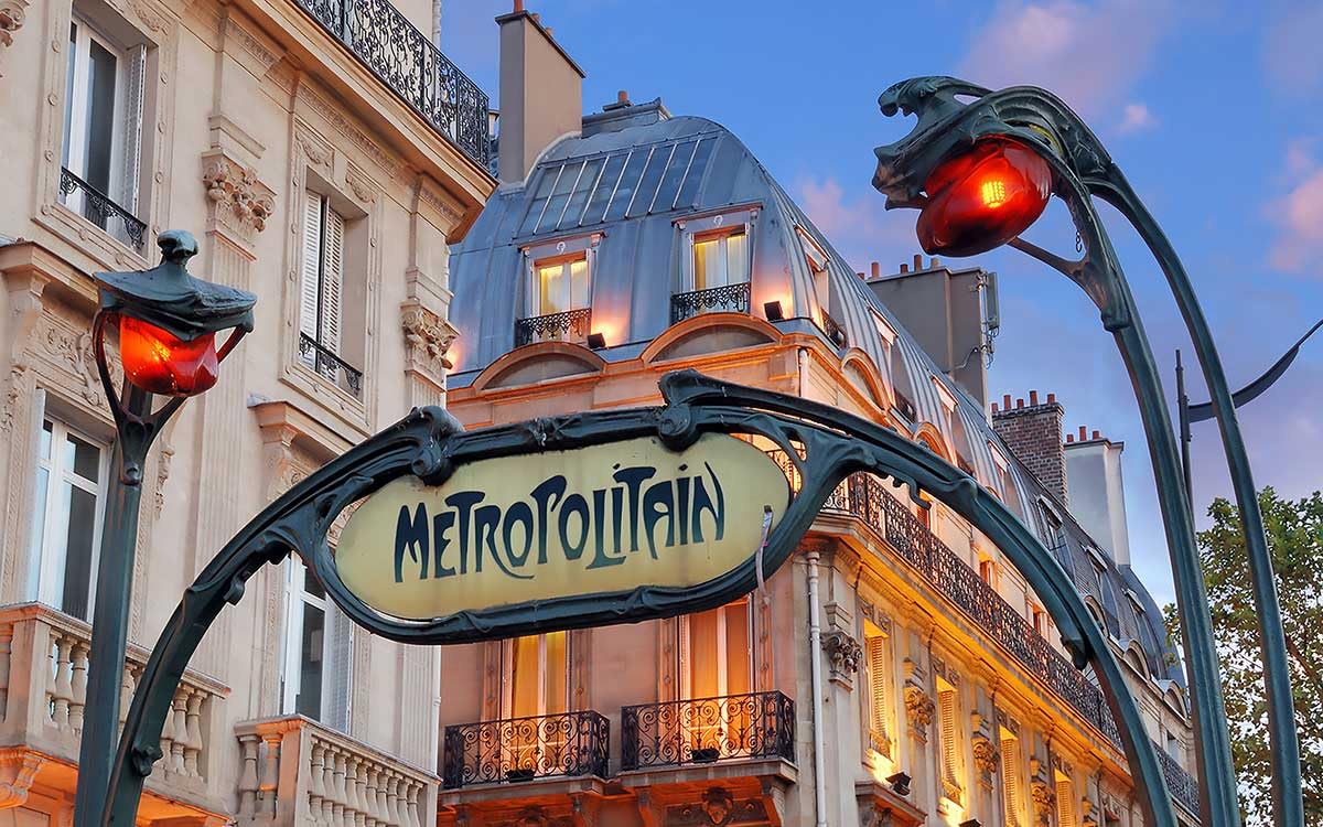 Tableau Urbain Metro parisien pour revivre la magie de Paris