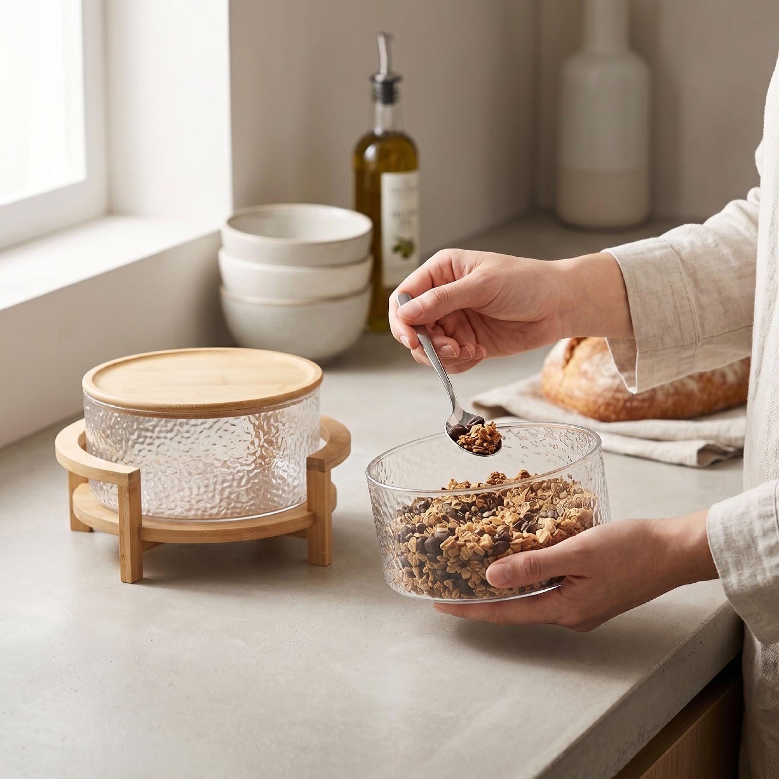 Fdit Ensaladera de Vidrio, Juego de Cuencos de Vidrio de Gran Capacidad de 4,3 L con Base de Madera y Tapa a Juego para Comidas Familiares, Fiestas, Postres de Frutas