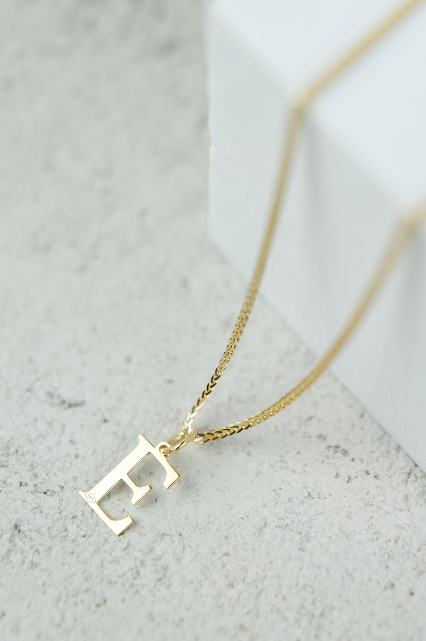 Rodium – Buchstabenanhänger E aus 585er Gelbgold – 14-Karat-Initialen-Anhänger für Halskette oder Armband – Geschenk für Frauen – hergestellt in Italien