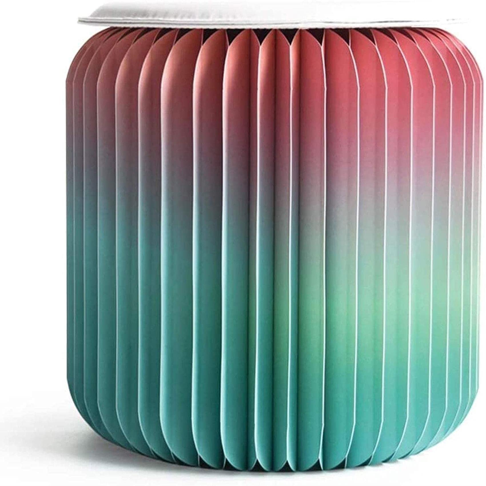 Canapé tabouret vert en papier kraft avec design créatif en accordéon