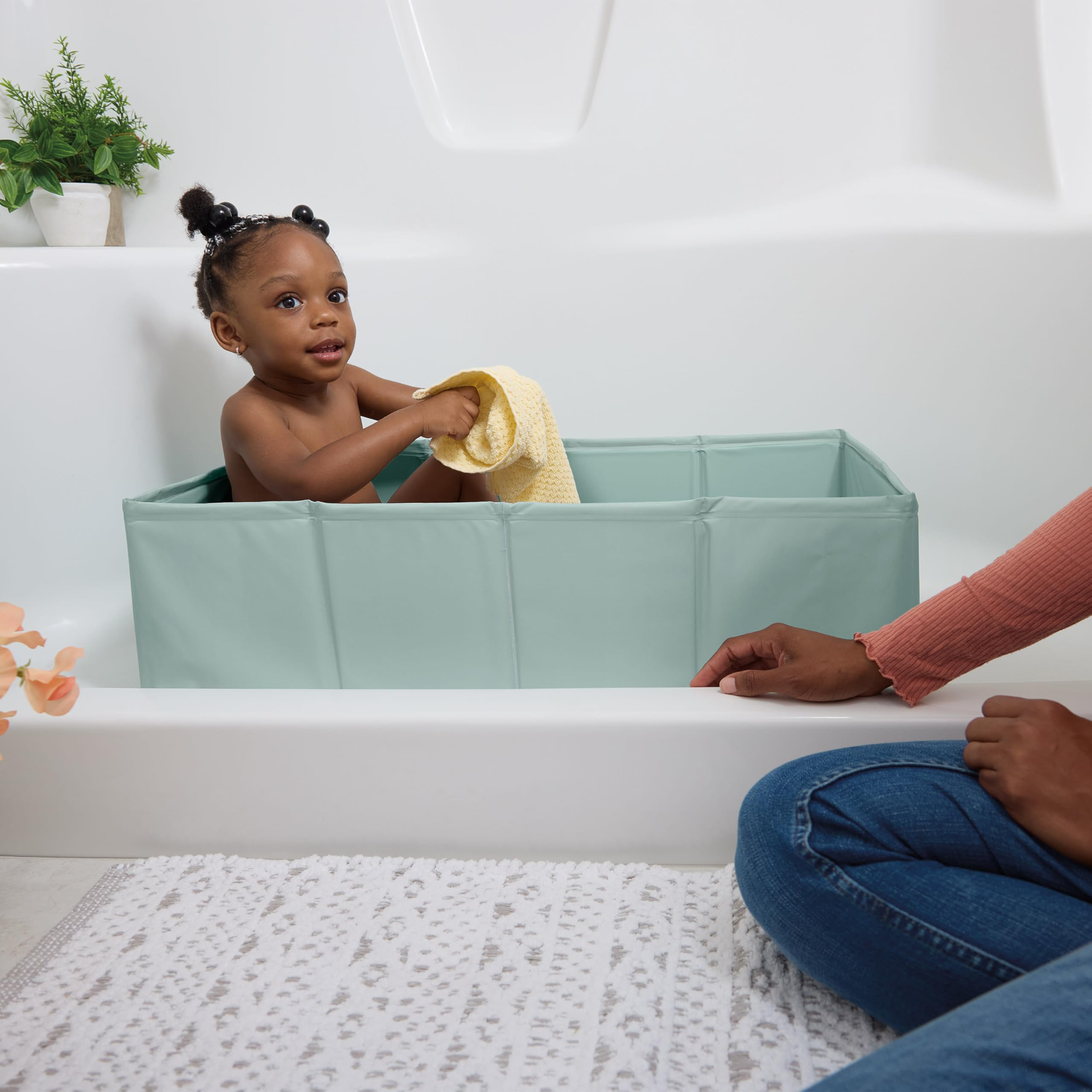 Ingenuity, Vasca Tuckaway per Bambini, Trasforma la Doccia in Vasca, Pieghevole e Compatta, Facile da Pulire, Senza Montaggio, 12 Mesi-5 Anni
