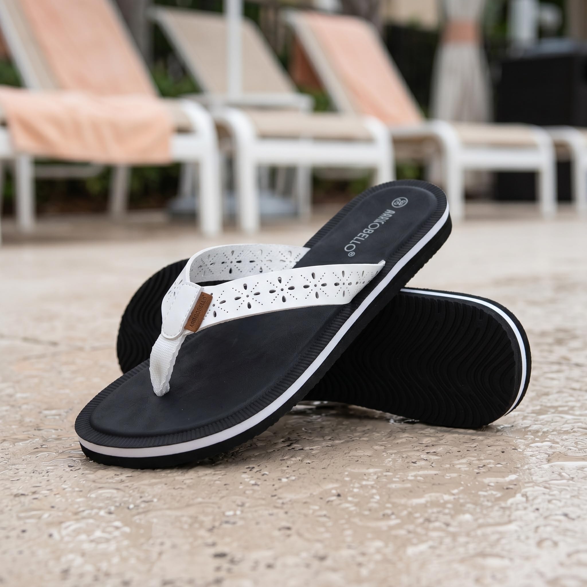 ARRIGO BELLO Flip Flops Damen Zehentrenner Aushöhlen Elegante Badelatschen PU Leder Sommer Hausschuhe Indoor Outdoor Beach Pool Größe 36-41