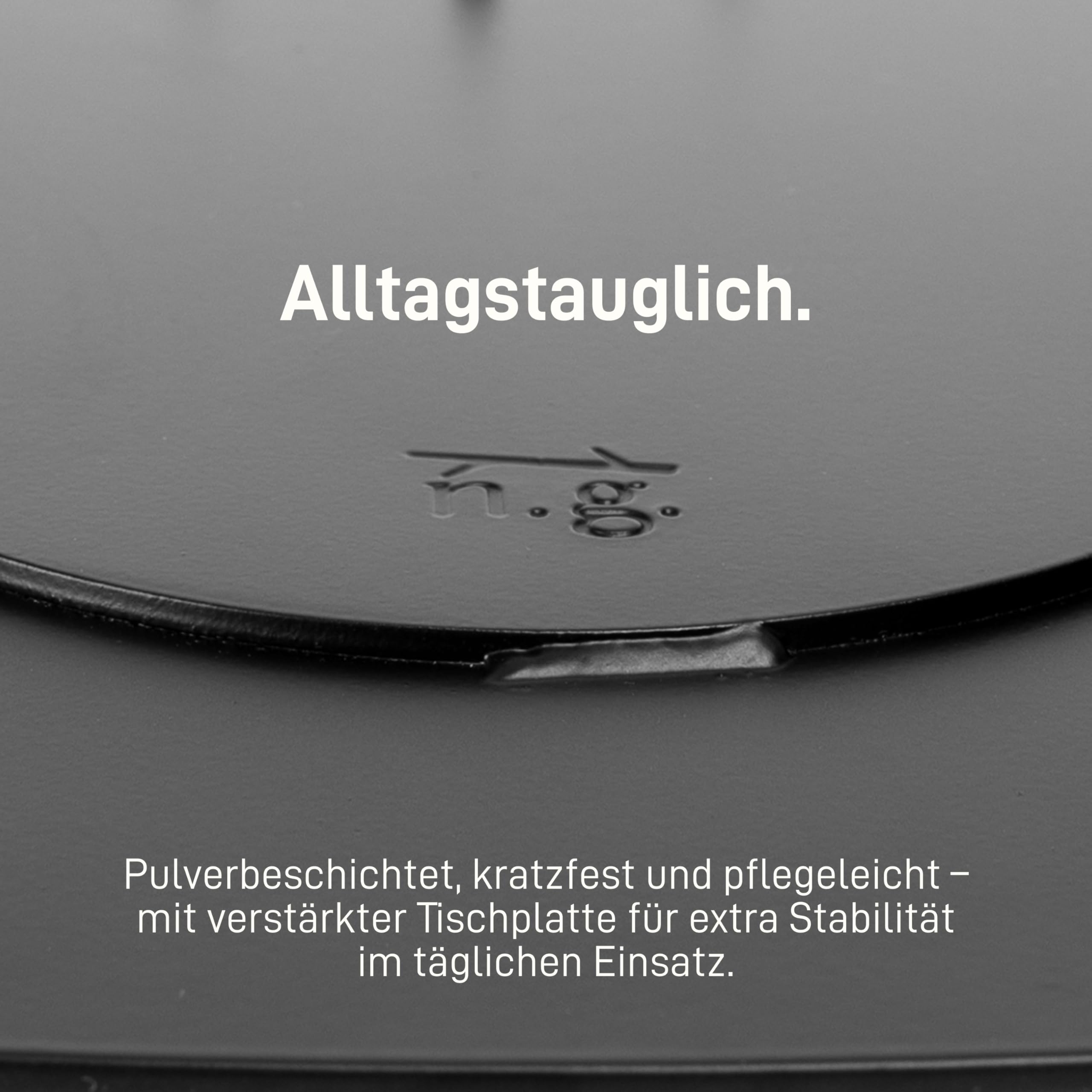 Natural Goods Berlin 1x Beistelltisch Lucia - Laptop Beistelltisch Metall Schwarz - Laptoptisch Für Couch - Laptop Couchtisch Klein - Sofatisch C-Form - Kaffeetisch Zum Unterschieben - Side Table