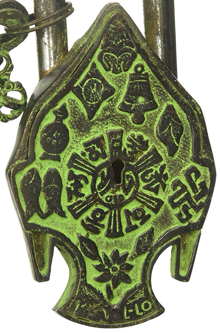 Un Semplice Disegno Di Una Serratura A Forma Di Cuore Con Un Foro E Una Chiave Tonda Antica. San Valentino. | Vettore Premium - Foto 14