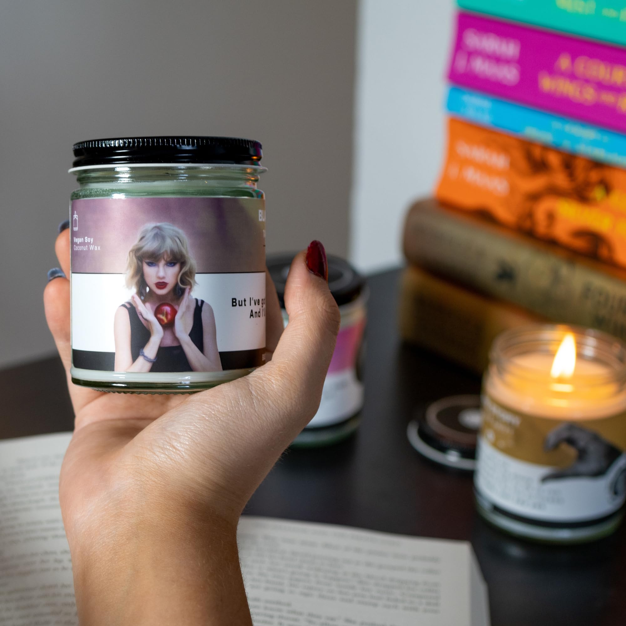 Back to Basics Taylor - Juego de velas prémium – 3 velas aromáticas veganas de cera de coco de soja para decoración del hogar, regalos de cumpleaños para mujeres, mejores amigos, hombres, aromaterapia