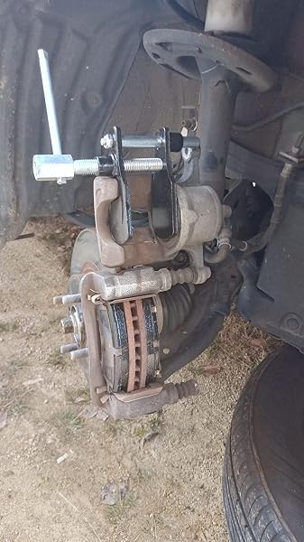 ブレーキパッド交換時などに簡単にキャリパーピストンを押し戻すための専用工具です。 - 4