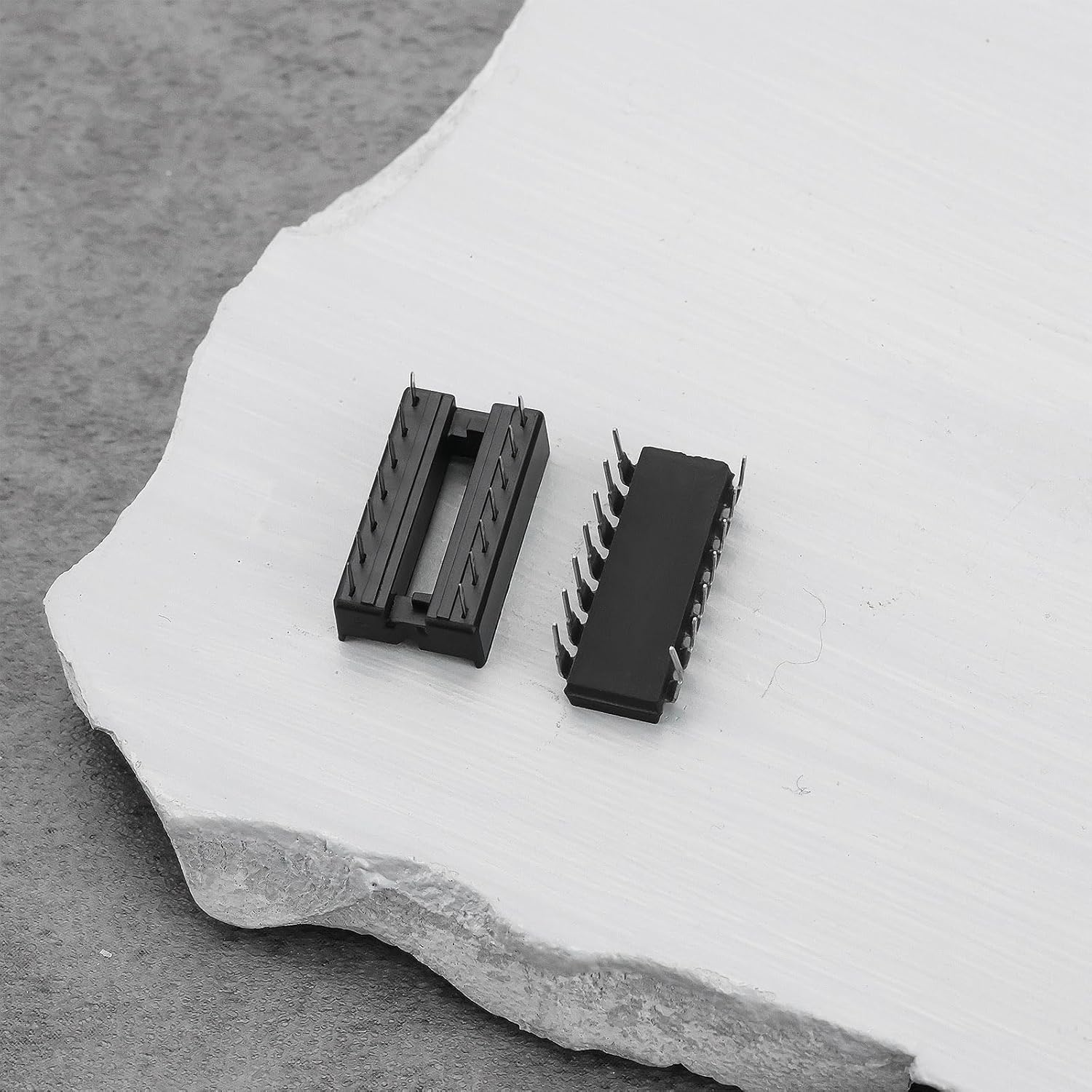 5 Sets of SN74AHCT125N Quad Bus Buffer Three-State Outputs Chips with Sockets for Digital Circuits Buffering