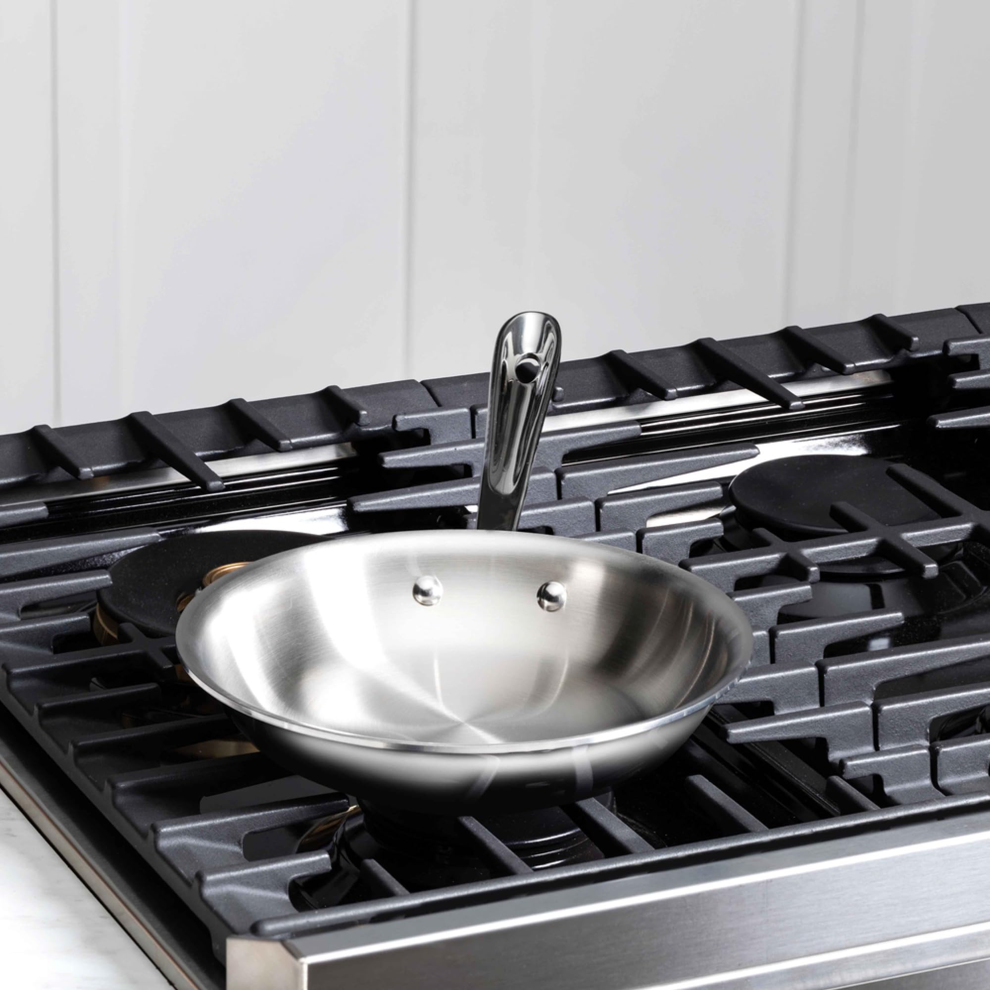 All-Clad D3 Stainless Steel 8 Fry Pan Made in the USA | The Original Bonded Professional Cookware Omelets Pan Induction Compatible Oven Safe up to 600F product thumbnail 4