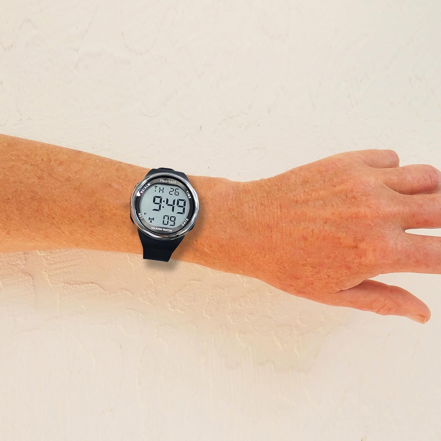 Hearkent Atomic Talking Watch Sets Itself for Visually impaired or