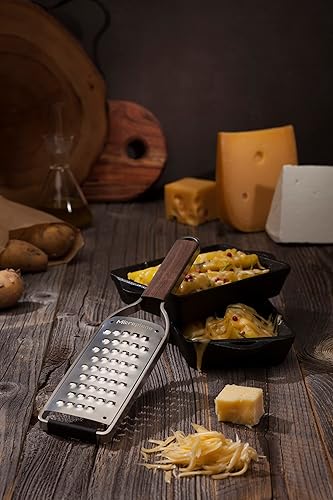 Miniatura 5 de Microplane Master Series - Rallador de queso de hoja extra gruesa con mango de madera y marco de acero inoxidable