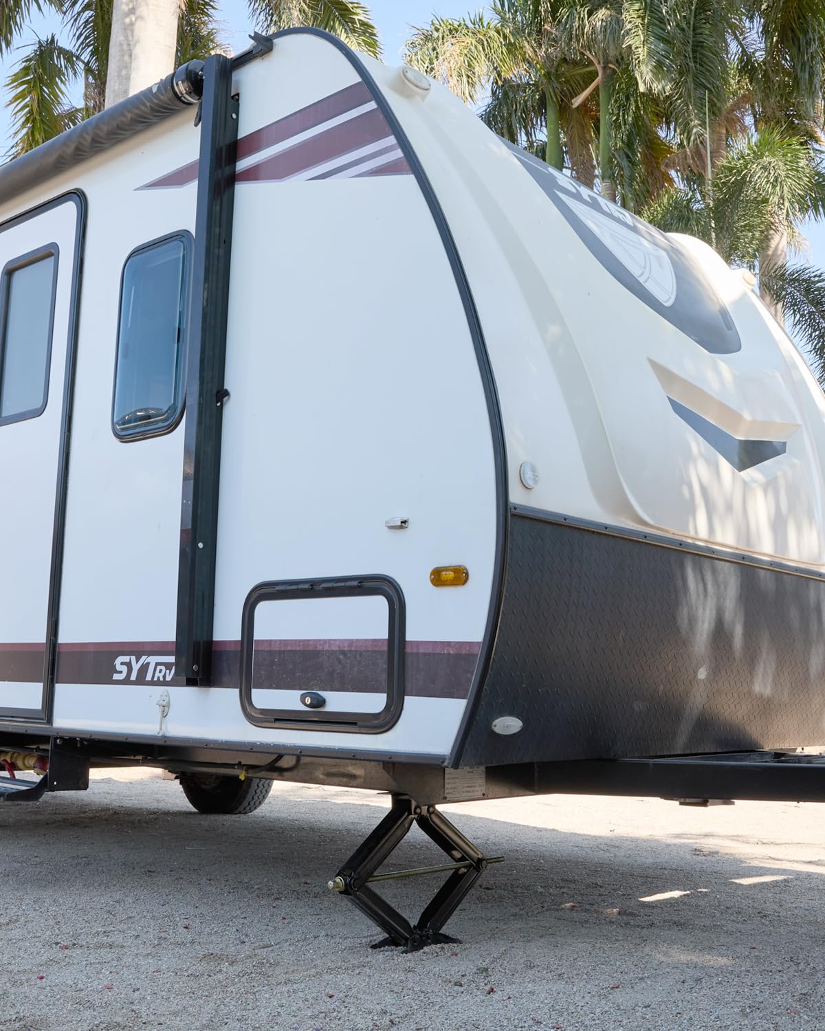 Condition photo showing New/Like New for kohree 7500lbs rv stabilizer leveling scissor jacks 24", set of 4 | heavy duty rv stabilizer jacks kit with crank handle and drill bit for travel trailer camper