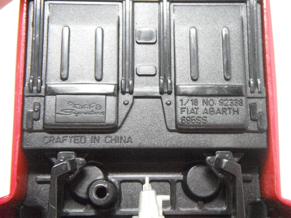 ABARTH 695 SS ミニカー 赤 Ferrari 1/24 アバルト 695 トリビュート フェラーリ 赤
