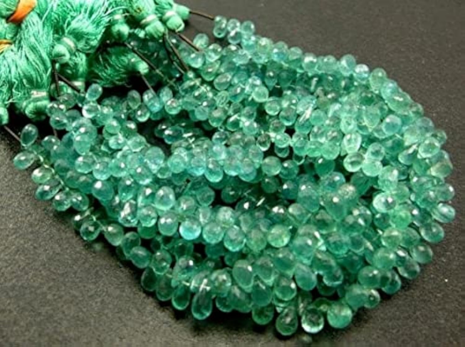 Apatite naturelle facettée en forme de goutte pour fabrication de bijoux artisanaux