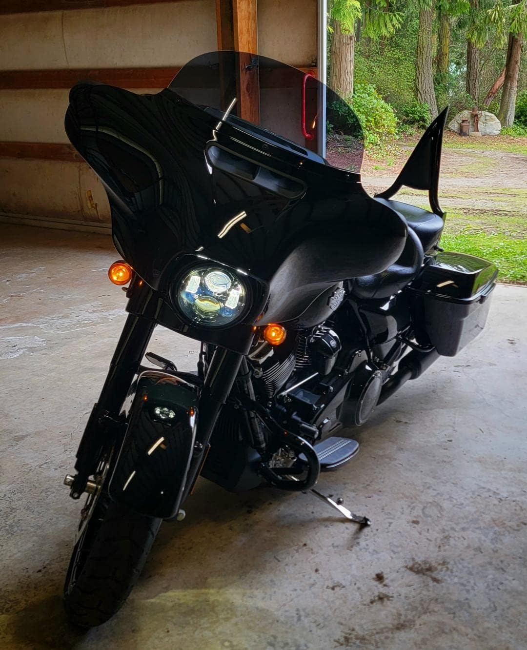 8" DARK TINT windshield compatible with Harley Davidson Street Glide/Electra Glide/Ultra Classic/Tri-Glide 2014-2023 models