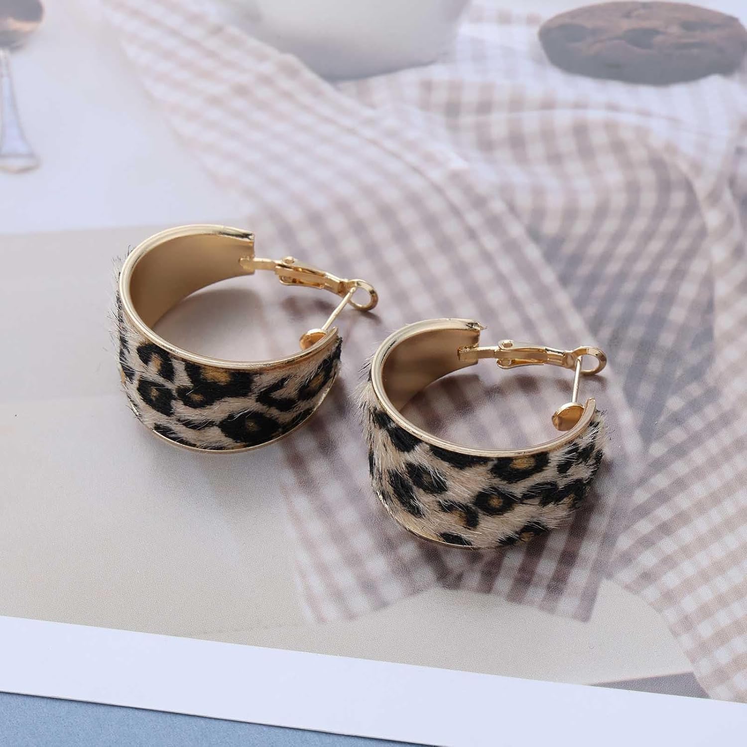 Punk Leopard Print Circle Stud Earrings Gold Wide Hoop Earring Chunky Exaggerated Hoop Drop Earring Thick Leopard Print Circle Earrings Jewelry for Women - Image 4