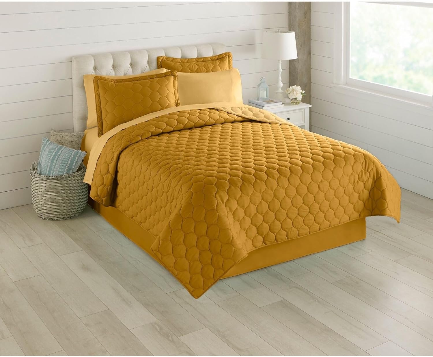 BrylaneHome BH Studio Reversible Quilt - King, Multi Paisley