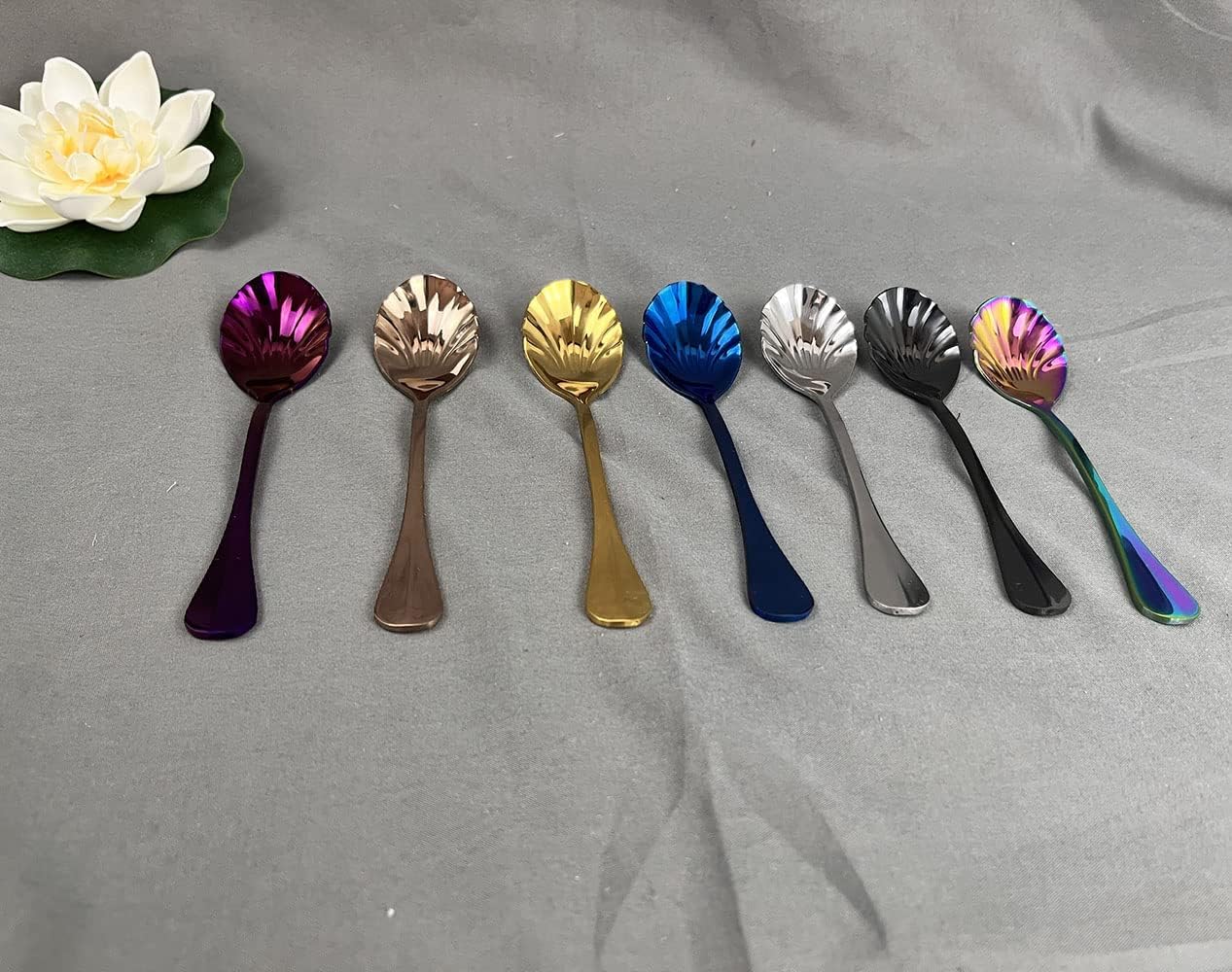Shell Shape Tea Spoon Set, Colorful Stainless Steel Tea Dinner Table Mixing Spoon Kit, Dessert Coffee Sugar Spoon for Ice-cream, Milkshake, Coffee and More, 5.1 Inches, Set of 7