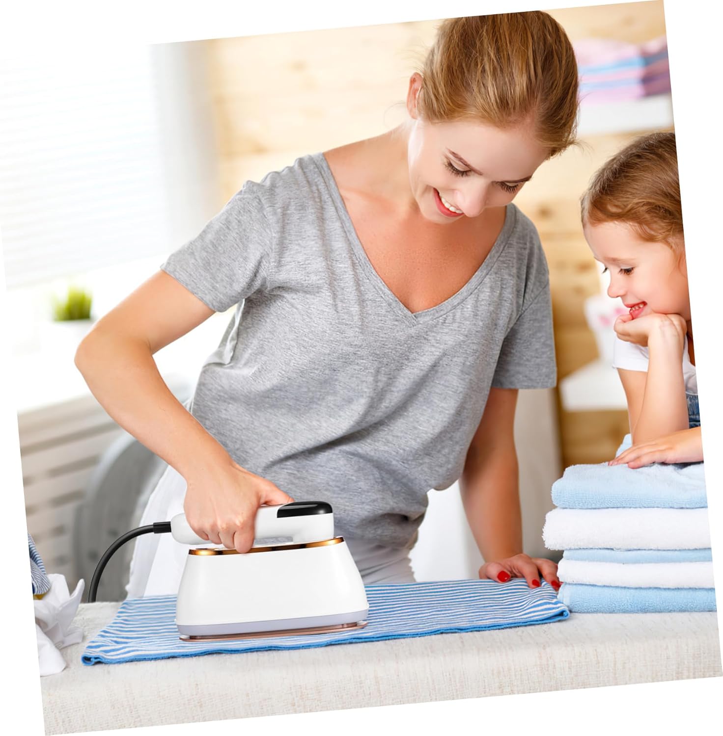 Handheld Garment Steamer Mini Ironing Machine Travel Essentials Steam Iron for Clothes Wrinkle Remover Portable Iron Ac110v