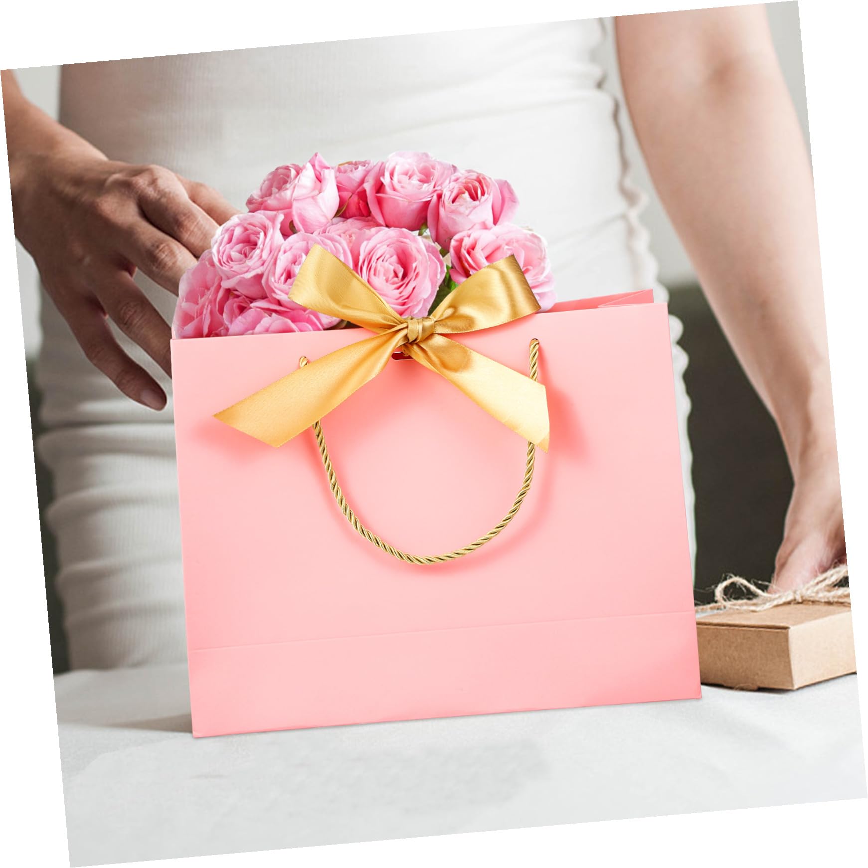 LOLIPPYY 10 Stück Teiliges Geschenktüten mit Griffen und Schleifenband Papiertragetaschen für Hochzeit Party Geschenkverpackung Stabile Tragegriffe Klassisches Design in Weiß und Rosa