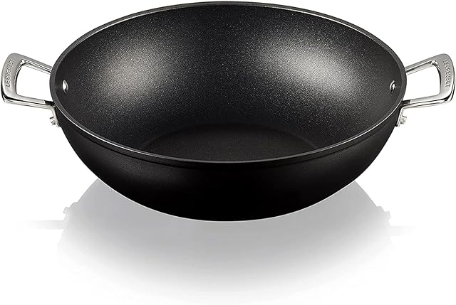 Le Creuset Toughened Non-Stick Wok, 32 cm, Forged Aluminium