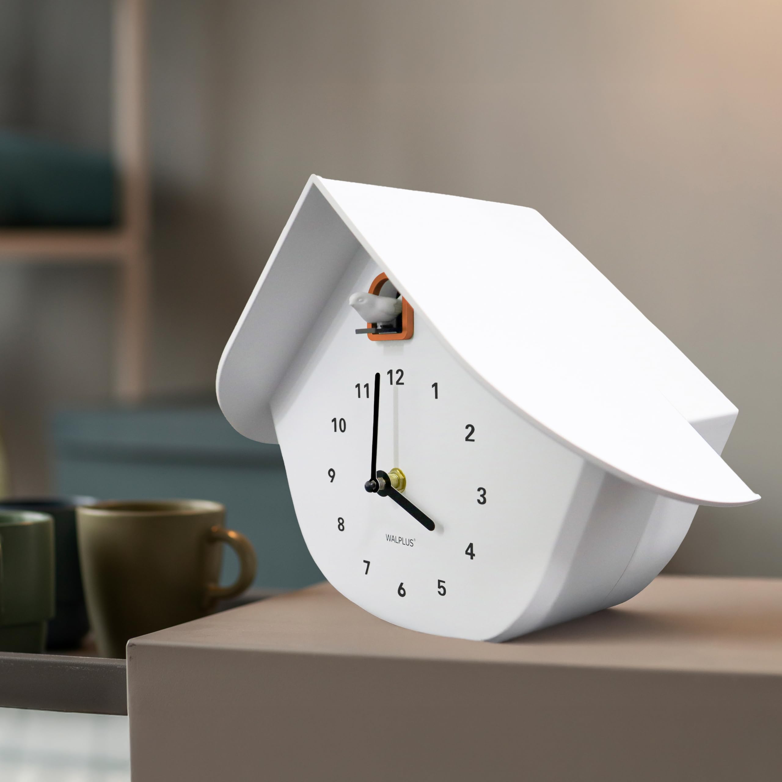 WALPLUS Kuckucksuhr Weiß mit Pendel Stilvolle Cuckoo Clock für Kinderzimmer und Wohnzimmer Batteriebetriebene Wanduhr mit Vogel Ideal als Kuckucksuhr Modern Dekoration