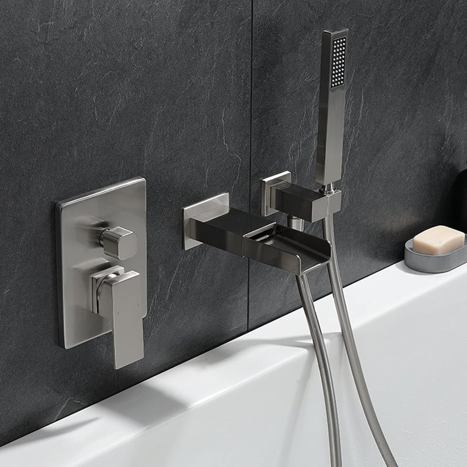 Mitigeur de baignoire avec douche cascade mural levier unique brossé