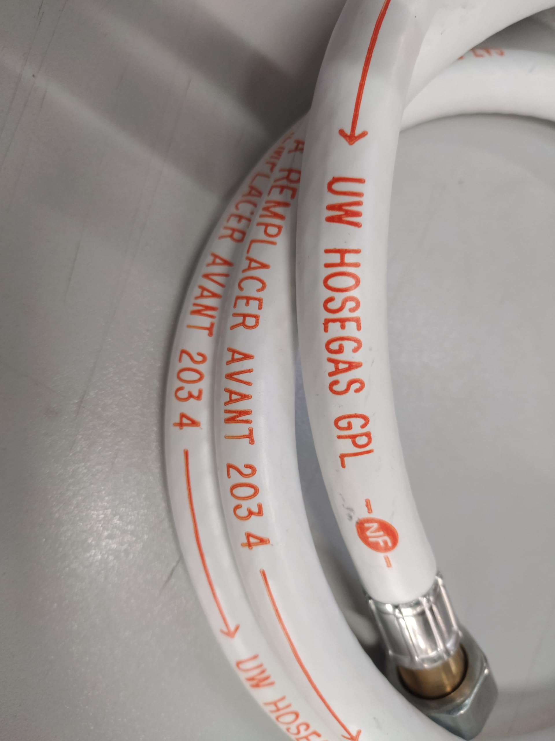 PROWELTEK - Tuyau gaz butane/propane flexible 1.50 m raccords à visser 20/150 et G1/2