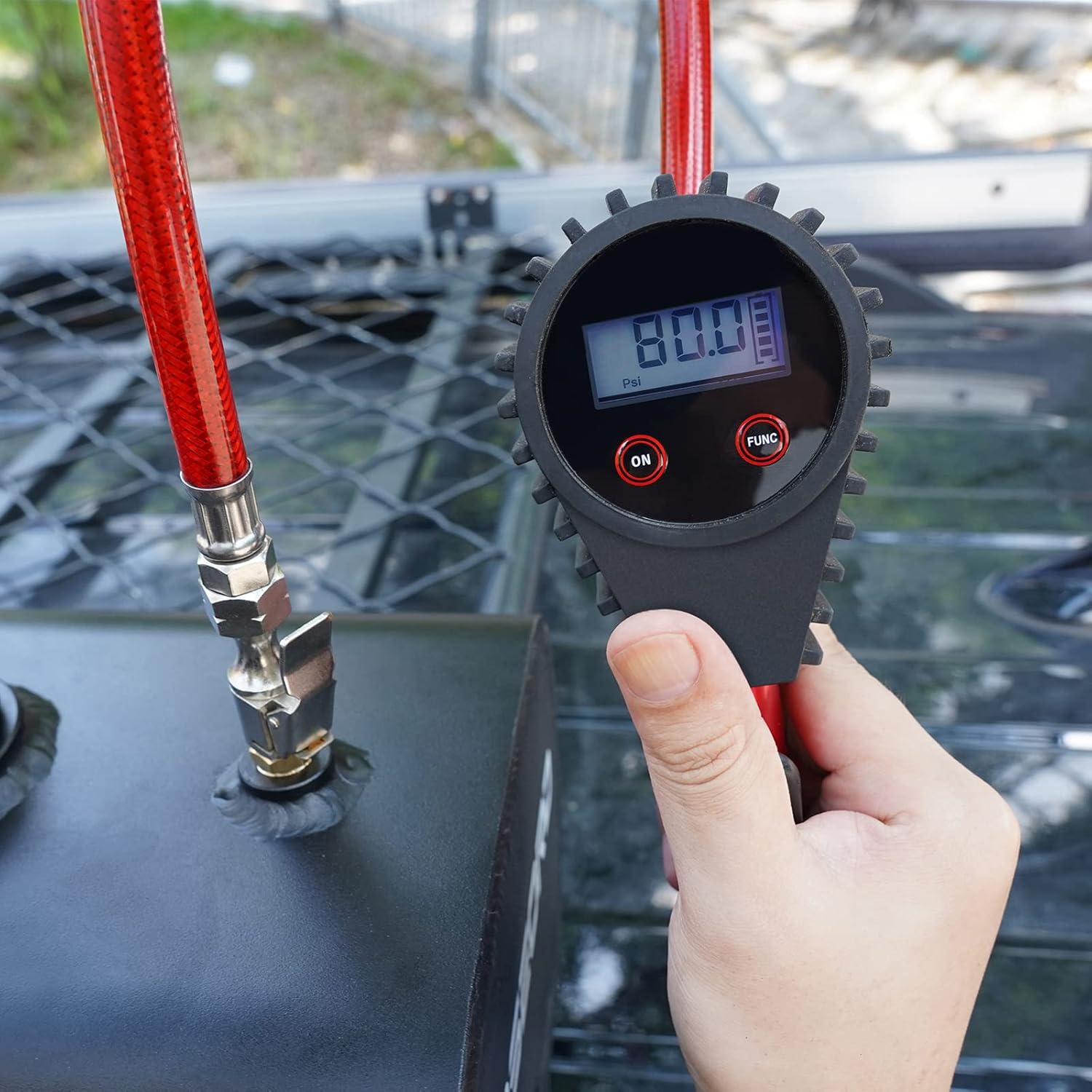 EASEORD Pressurized 8 Gallon Camping Shower Water Tank Road Shower for Off-Road Vehicles, Pick-up Trucks,SUV,Outdoor Activities Water Supply Welded Aluminum Construction Black : Sports & Outdoors