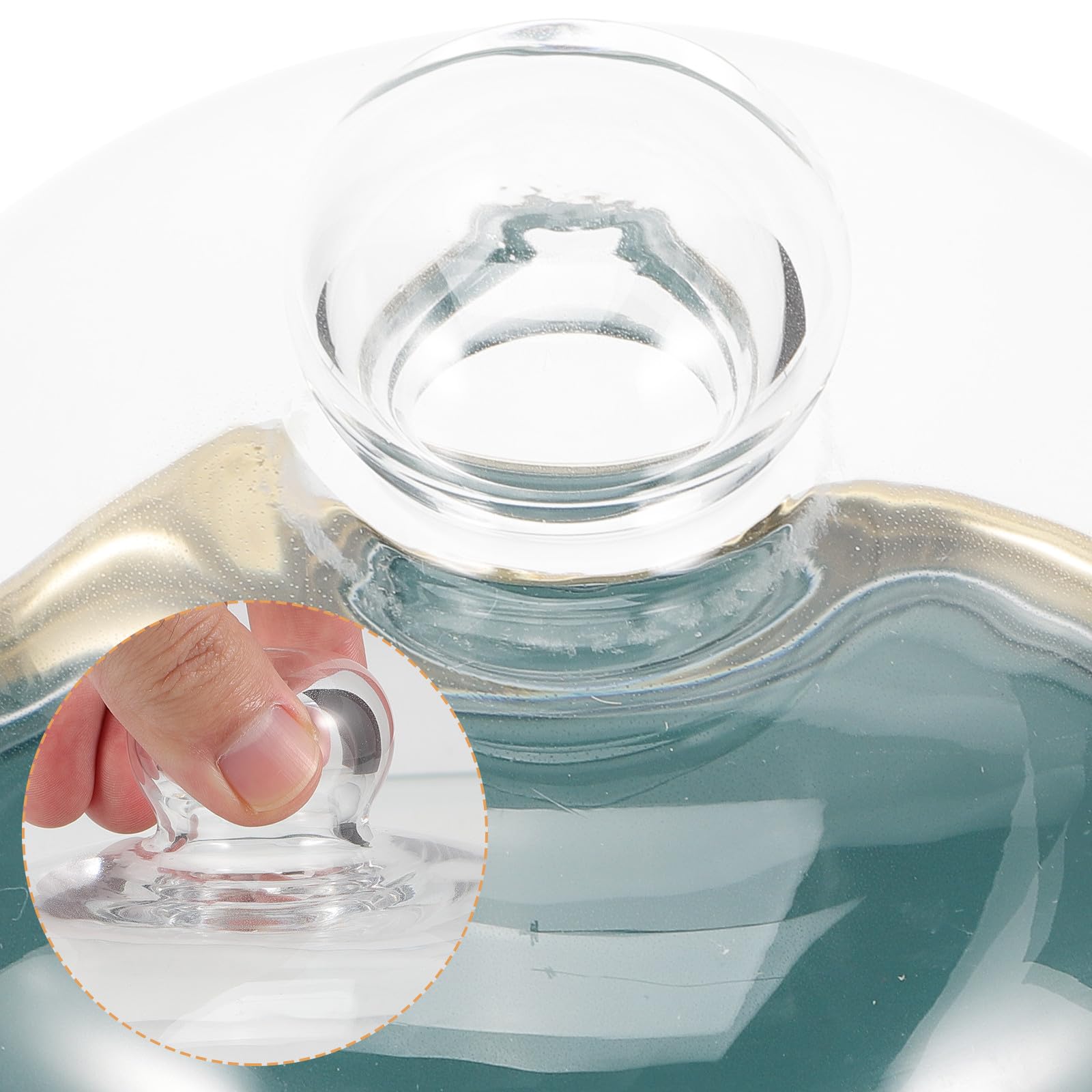 Transparente Kuchenplatte mit Haube aus Glas und Keramik