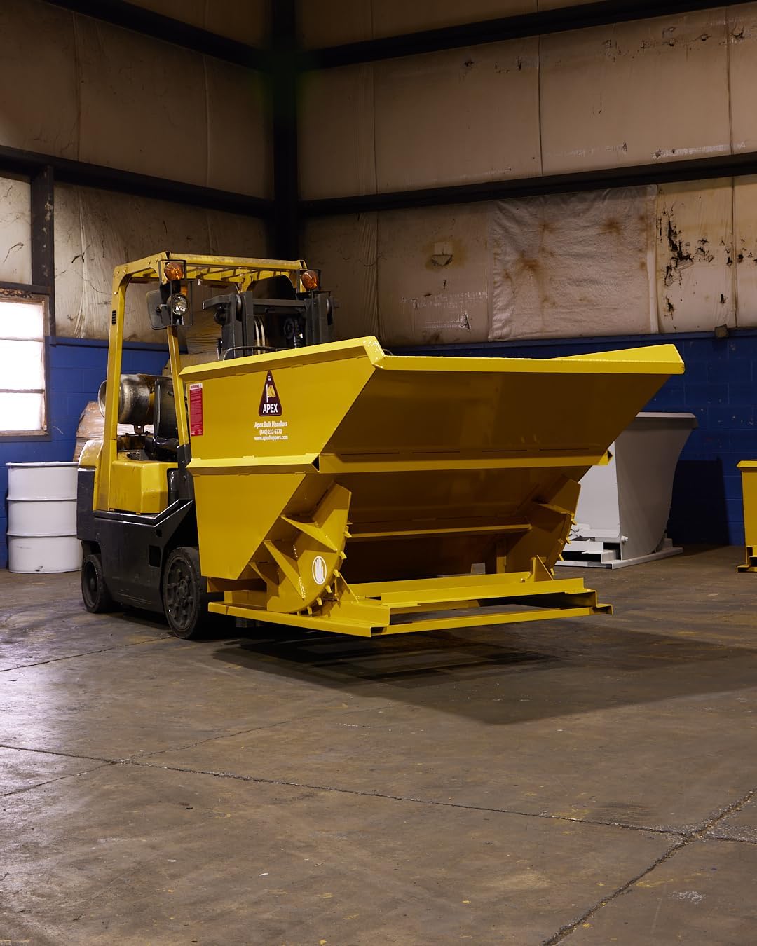 Apex Heavy Duty Self-Dumping Hopper with Casters, 1/4 Cubic Yard Capacity, 6000 lb Load Capacity, Durable Steel Construction, Commercial and Industrial Use, Made in The USA (1/4 Cubic Yard)