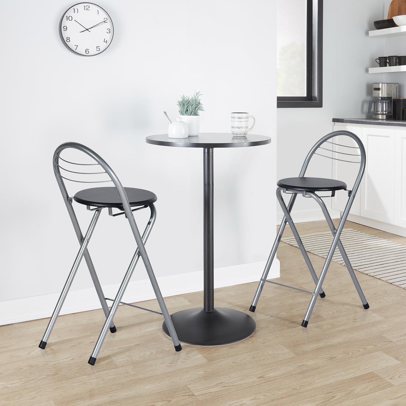 Sgabello da Bar Pieghevole Set di 2, Sgabello Pieghevole Portatile Sedia da Bar Pieghevole con Schienale per Bistro Cucina Terrazza Esterna, Altezza seduta 61 cm, Nero e Argento