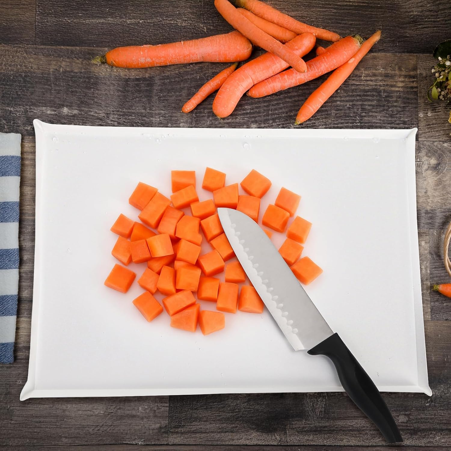 Fasmov 50 Count Disposable Cutting Boards, 17x12 Inch Flexible Plastic Cutting Mats with Built-in Crease, Collapsible Cutting Board Sheets Chopping Boards for Kitchen Home & Commercial Use, White