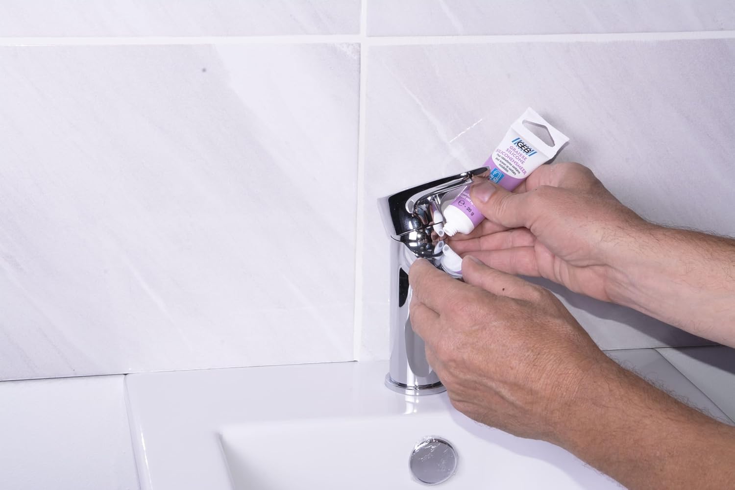 HUSUIME GEB 3283985155195 Graisse Silicone RONINETTERIES SANITAIRE 20 GR, Blanc
