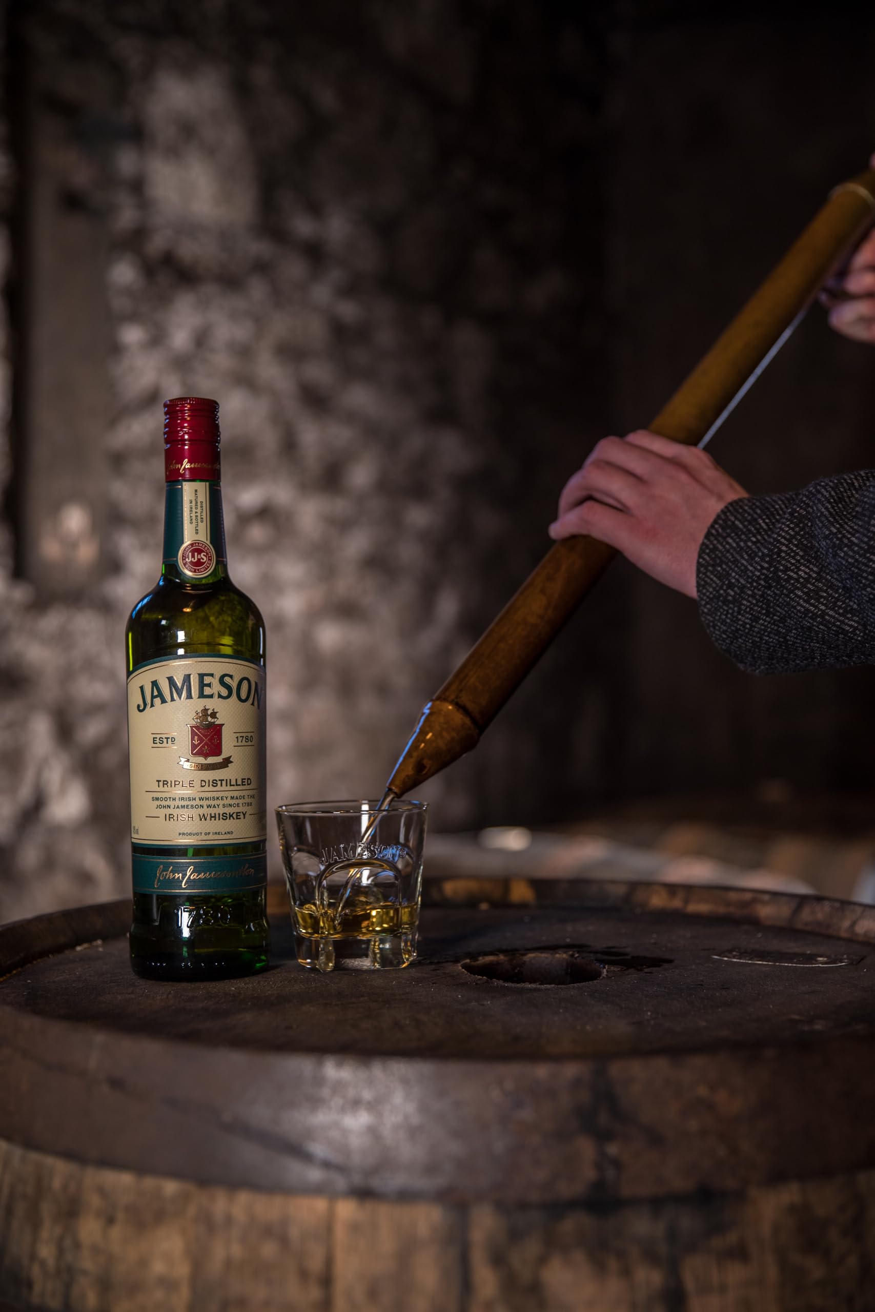 Jameson Original Whisky Irlandés 1 L + Absolut Vodka 1 L