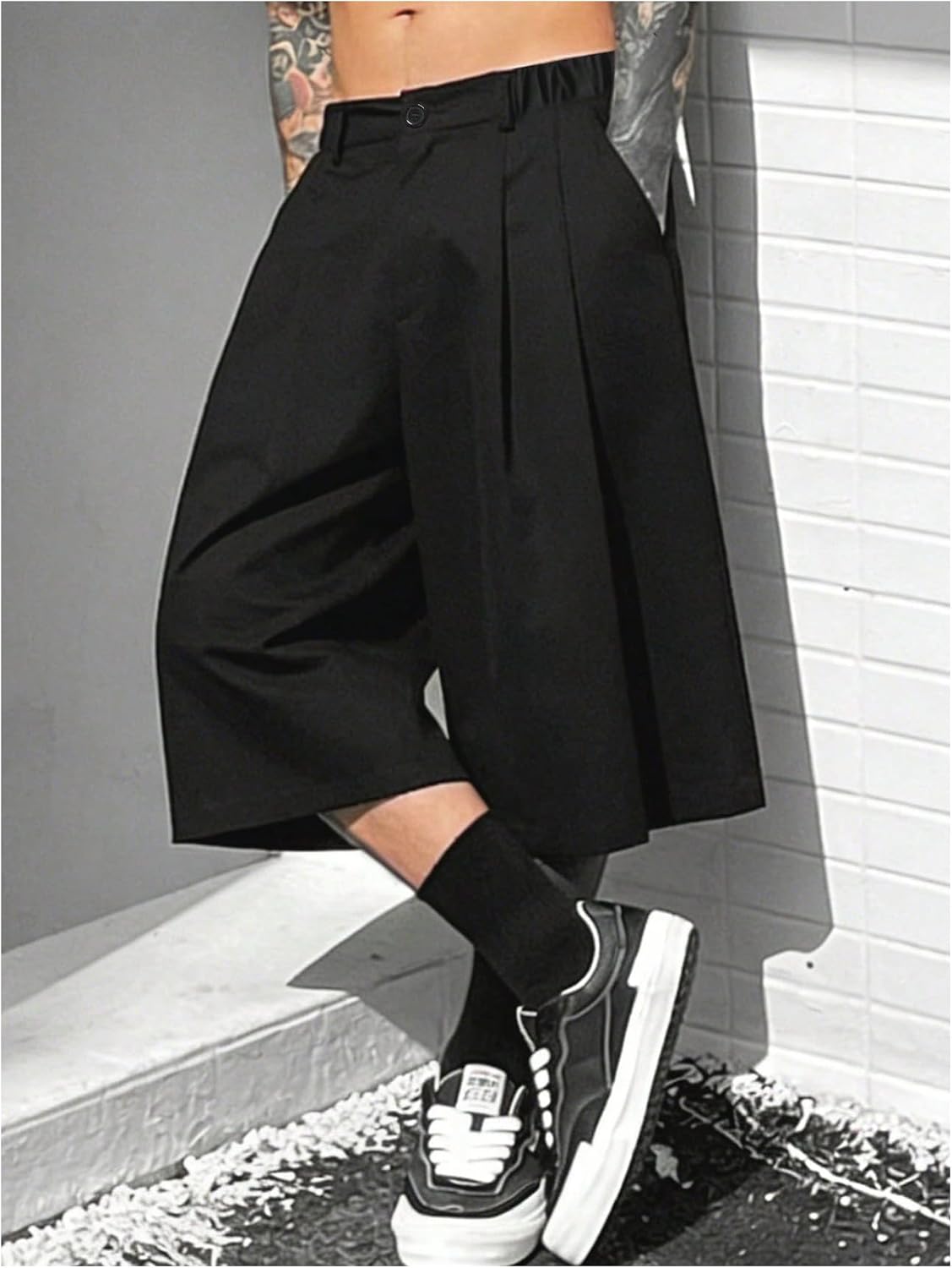 Floerns Men Pleated Baggy Elastic Waist Wide Leg Bermuda Shorts Streetwear