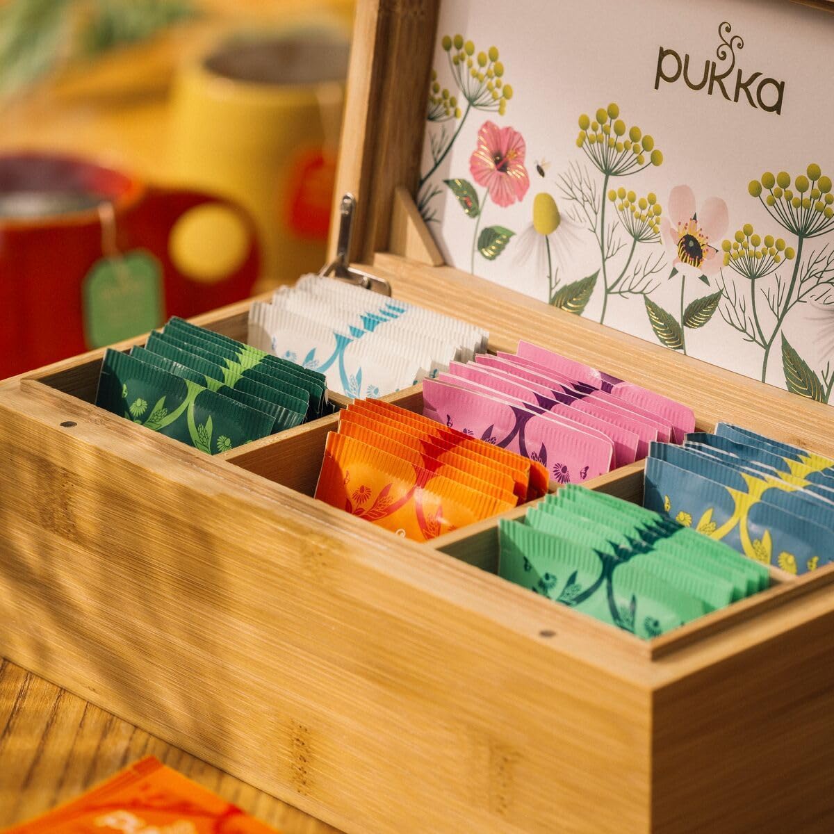 Pukka Coffret Découverte en Bambou, Idée Cadeau Femme et Homme, Coffret Cadeau Tisanes, Cadeau Thé 100% Bio Saint Valentin, Anniversaire, 6 Saveurs, Matcha, Gingembre, Menthe, 42 Sachets