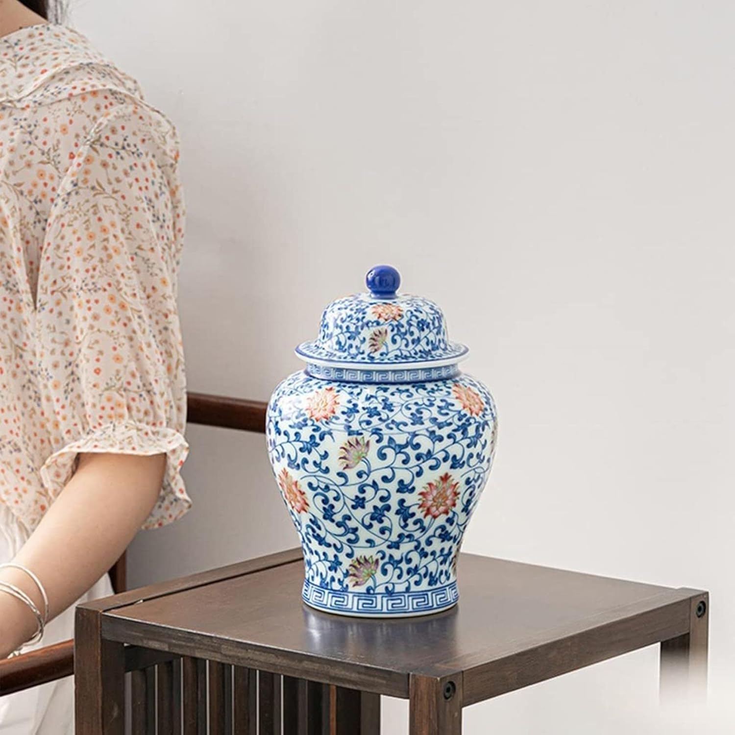 Blue and White Ceramic Ginger Jar with Lid, Chinese Style Temple Jar, Decorative Home Decor, Ceramic Storage Jar for Home Kitchen Dining Decoration (Size : 23cm x 15cm)