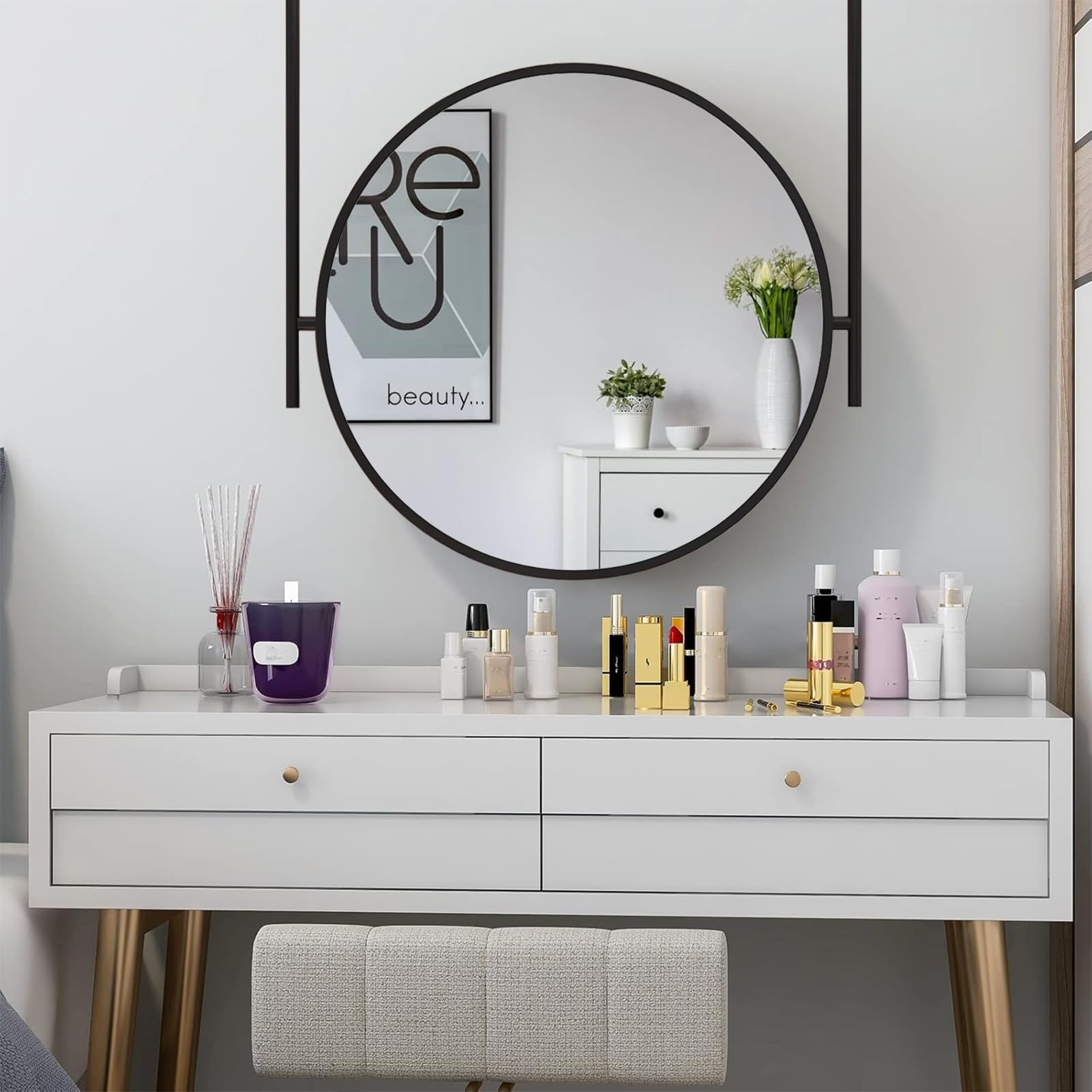 Miroir de salle de bain rond noir pour résoudre le manque de clarté
